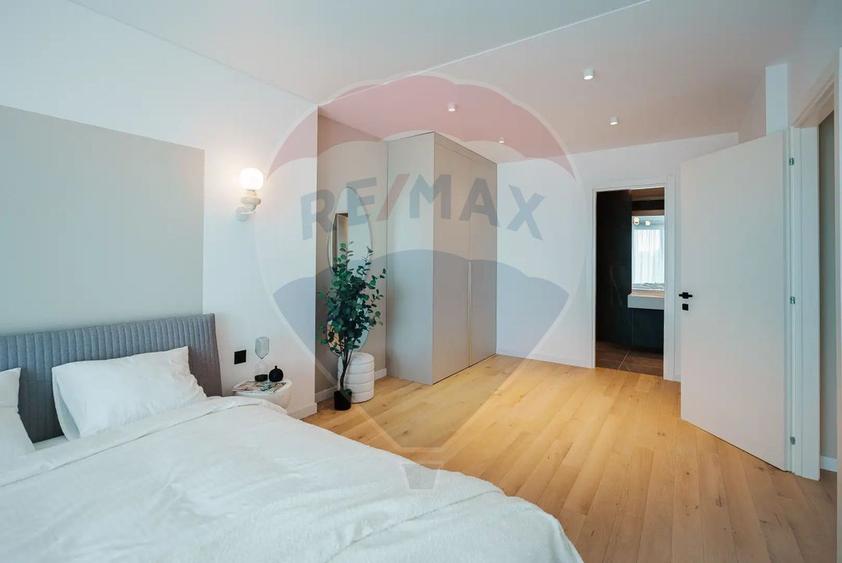 Vanzare ap 4 camere - 47 mp terasa vedere la lac în One Lake District