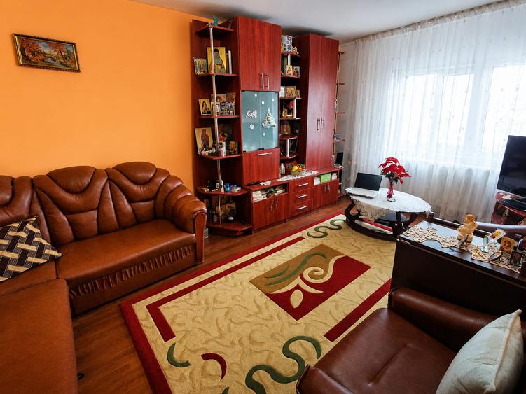 Apartament 2 camere decomandat, Nicolina Prima Statie - parter
