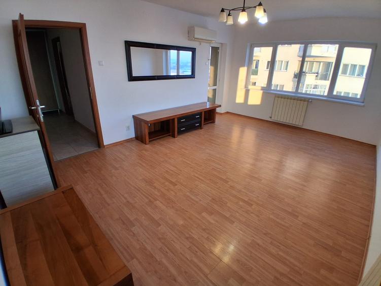 Apartament cu 2 camere decomandat Cartier Dream Village Cod 161046