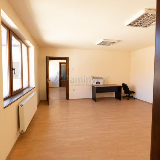 Cladire de inchiriat in Oradea, 382 mp cu 3 nivele, multifunctionala