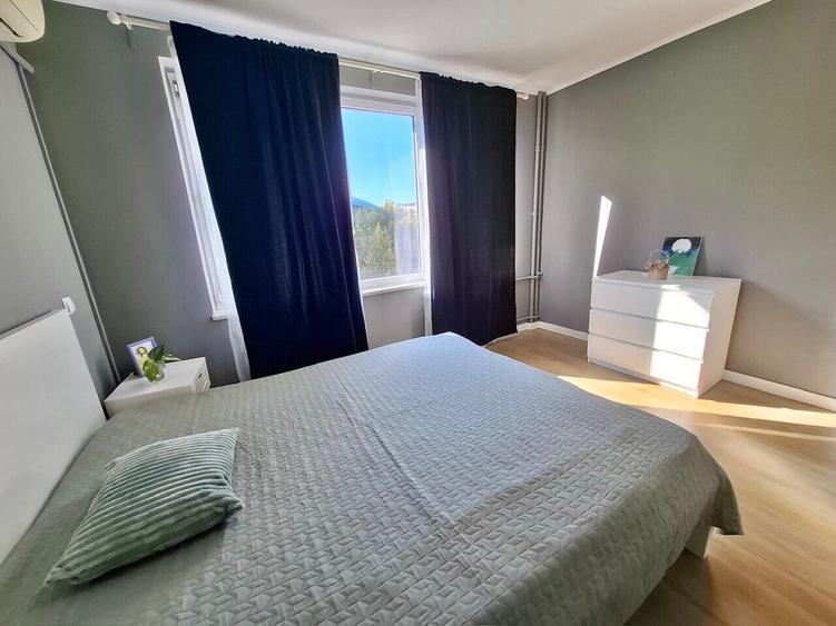 2-room apartment | view Sala Palatului park | subway Piata Romana |