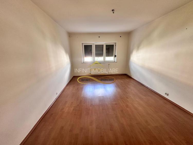De vanzare apartament 2 camere decomandate Nord Bacau - 2