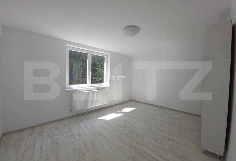 Casă de vânzare, 281 mp, zona Corunca