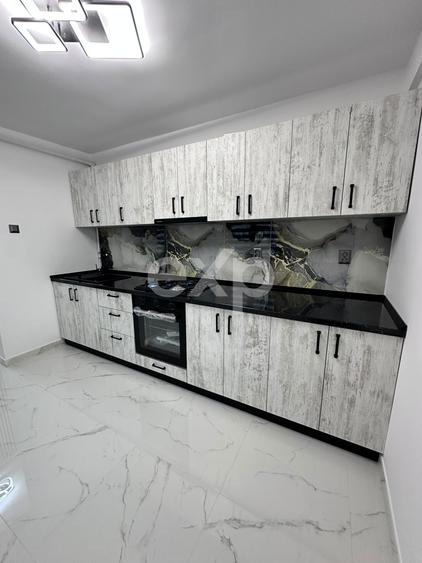 Apartament de vânzare – 3 camere , Micro 8 ,et 1