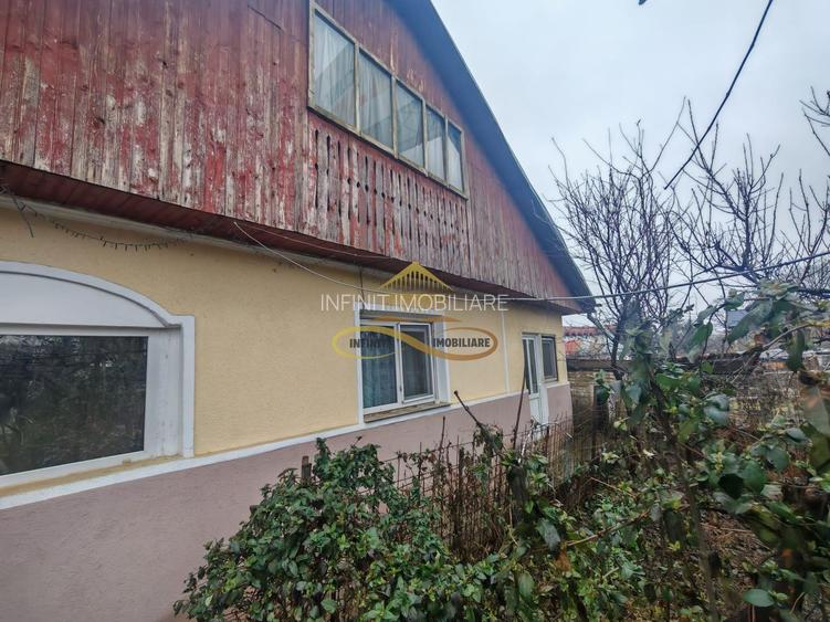 Vand casa batraneasca + Teren –zona REPUBLICII, Bacau, comision 0 - 4