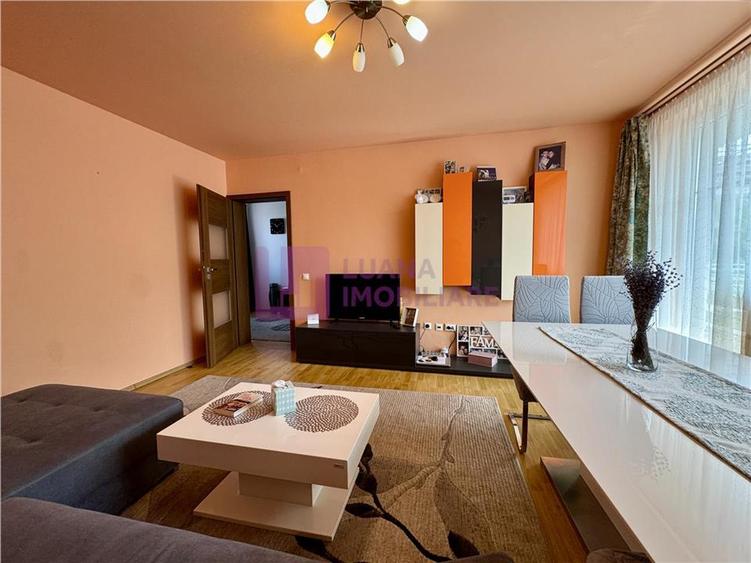 Apartament 3 camere de inchiriat | 2 bai | pivnita | Strand 2 |
