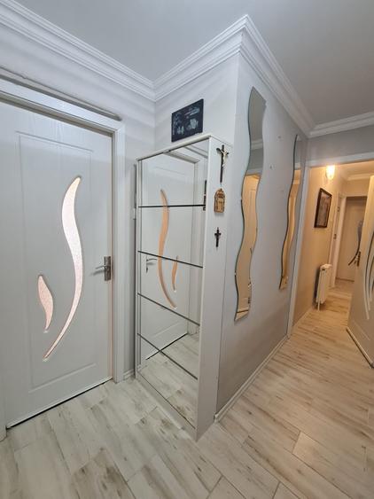 Vanzare apartament 3 camere dec in Galati, Sid-Vest, parter cu gradina