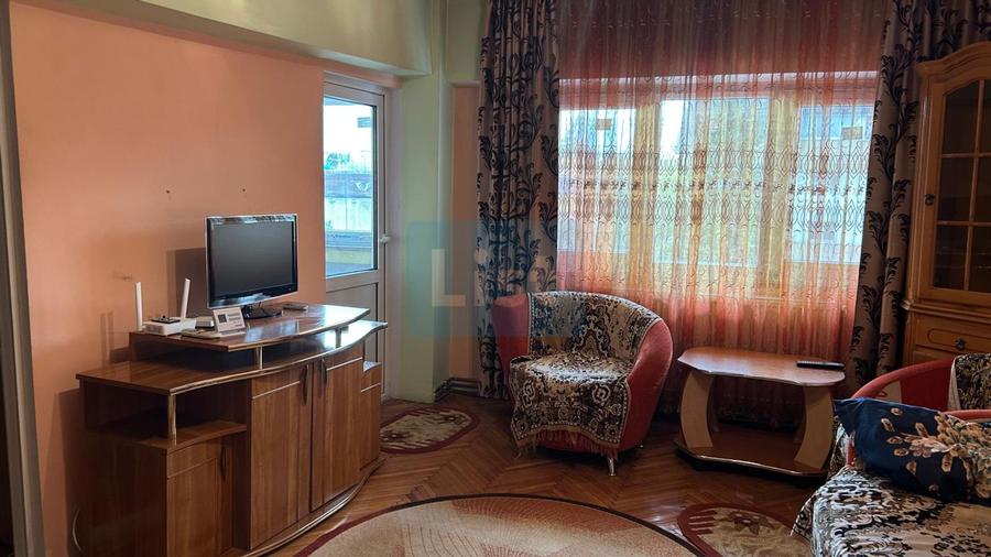 Apartament, Ultracentral – deasupra magazinului PEPCO Dacia.
