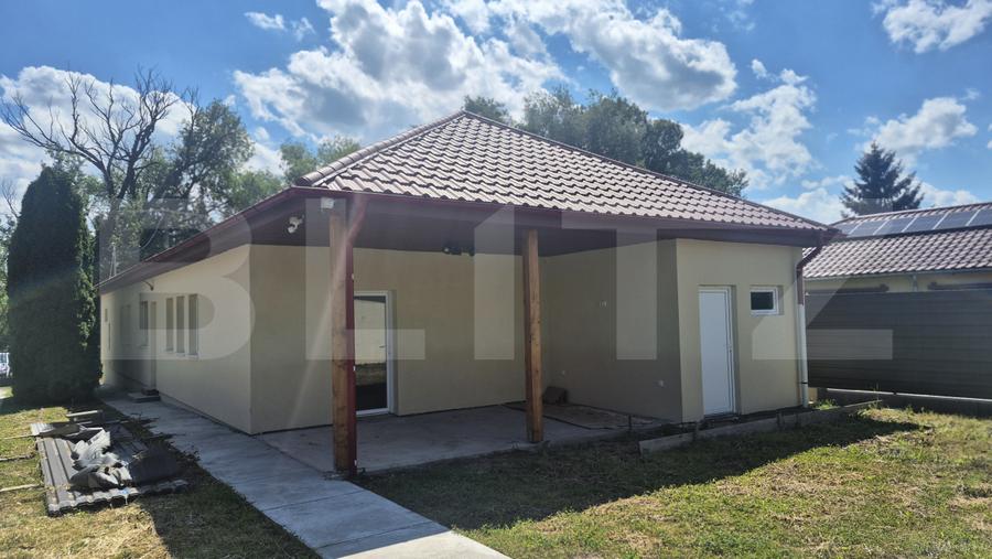 Casa cu 3 camere de , 200 mp, teren 3286 mp, localitatea Jankmajtis, Ungaria