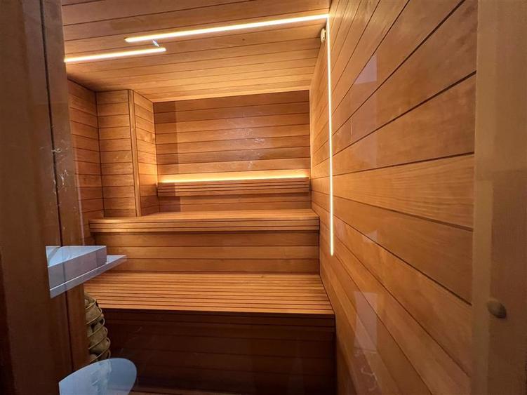 Apartament exclusivist cu birou si sauna zona Catedrala