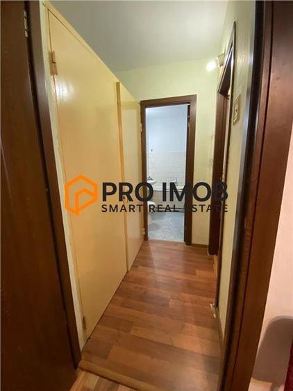 Apartament 2 camere cf 1 semidecomandat zona Berca