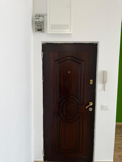Calea Victoriei, apartament 3 camere, etaj 8, nemobilat, balcon, bloc solid