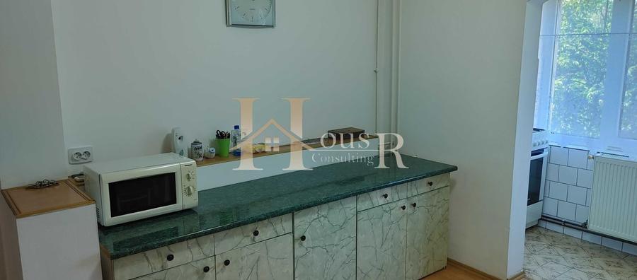 In zona Soarelui, decomandat, etaj intermediar !