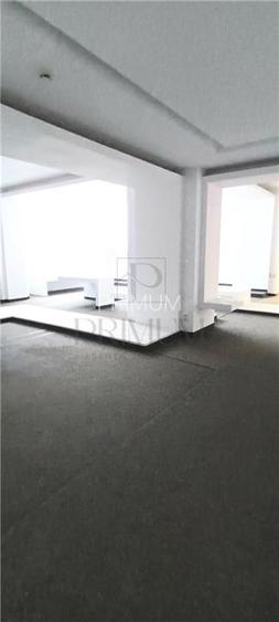 Spatiu comercial renovat cu vitrina - Lipovei - Iulius Mall - 4