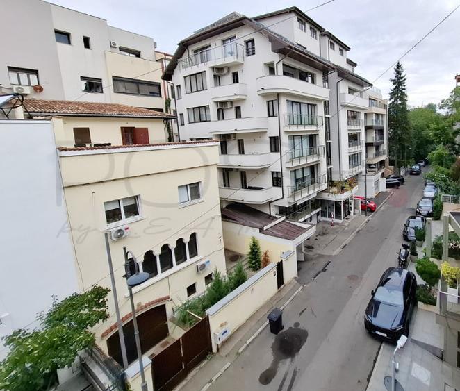 Apartament cu 4 camere Primaverii