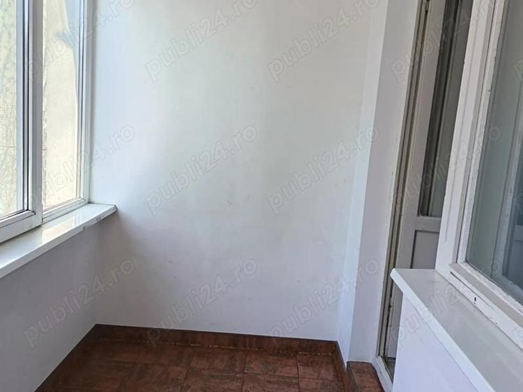 Apartament 3 camere, decomandat, -