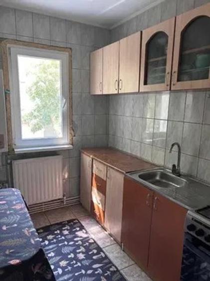 Apartament 3 camere, etaj 3/4, zona Podu Ros
