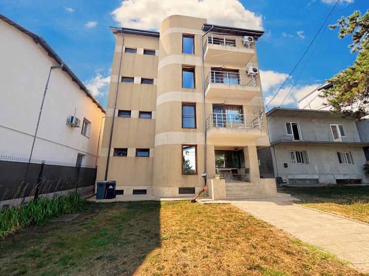 Pensiune Eforie Nord | 15 camere | 635 mp | la 500 m de plajă