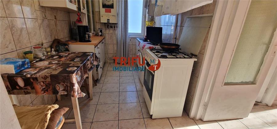 Apartament 2 camere etaj 7 zona Cetate