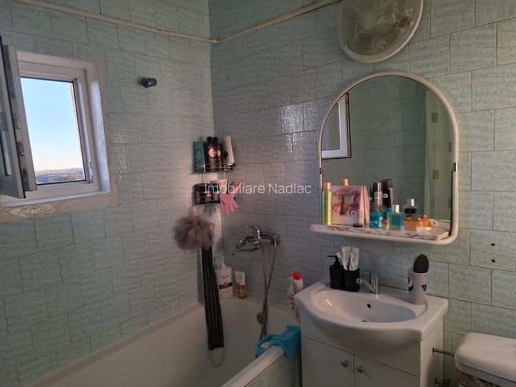 Apartament 3 camere etaj 4 cu garaj in Nadlac - 12