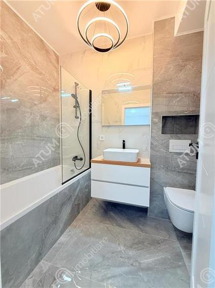 Apartament de 2 camere cu loc de parcare situat la etajul 1 zona Brana