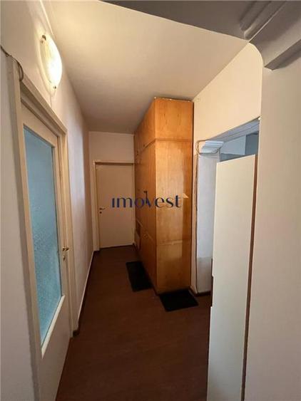 De inchiriat: Apartament cu 4 camare in zona Centrala