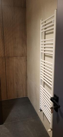 Ofer pentru chirie apartament nou, apropiat de facultatile din Baia Mare!