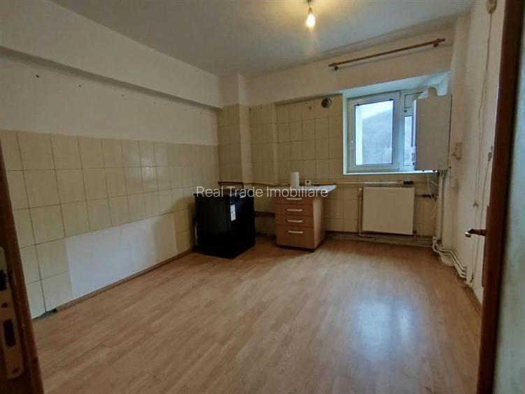 Apartament 4 camere etaj intermediar Racadau - 4