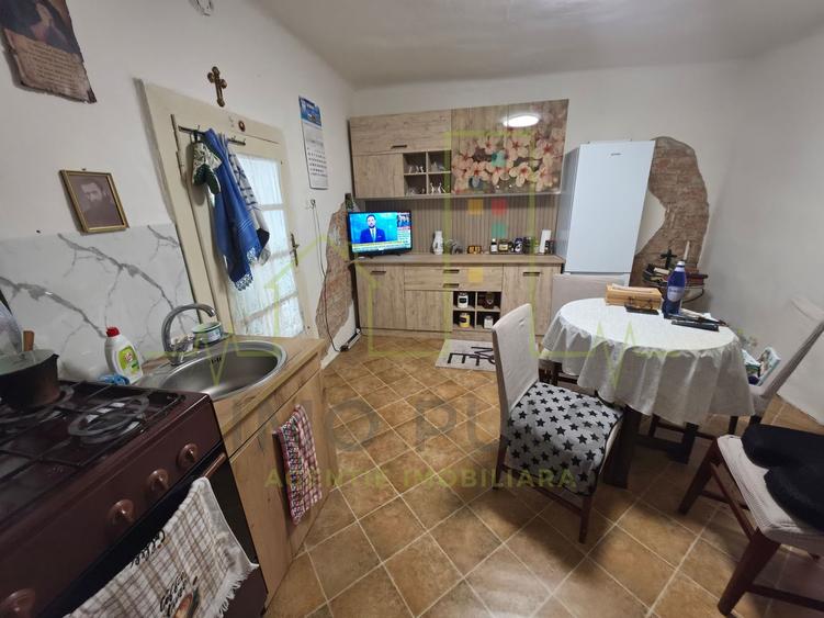 Casa individuala. Mijloace de transport. Toate utilitatile. Mobilata. Renovata
