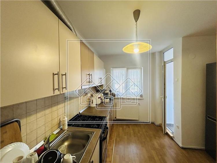 Ap decomandat, 60 mp utili, 2 camere si balcon - Turnisor
