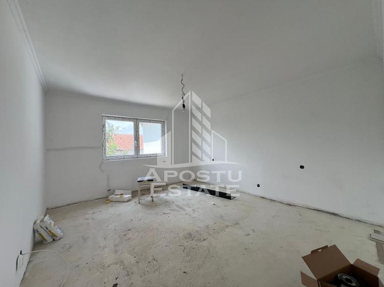 Casa individuala pe etaj de vanzare, renovata complet, Becicherecu Mic