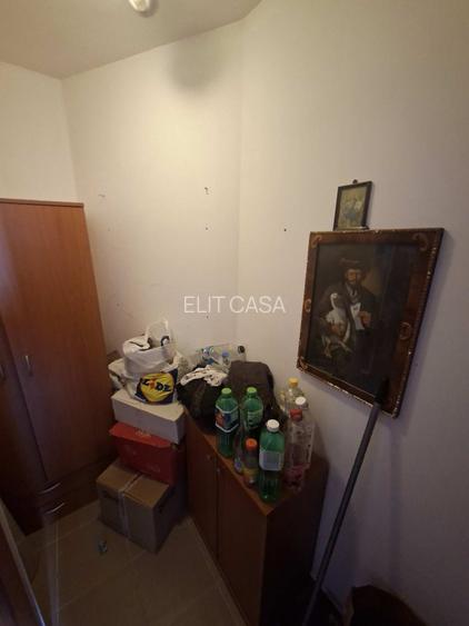 Apartament cu 1 camera decomandat, se poate transforma in 2 camere dec, zona Cug - 9