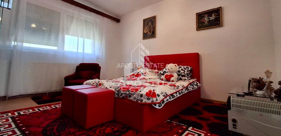 Casa de vanzare in Ineu formata din 2 cladiri - 3