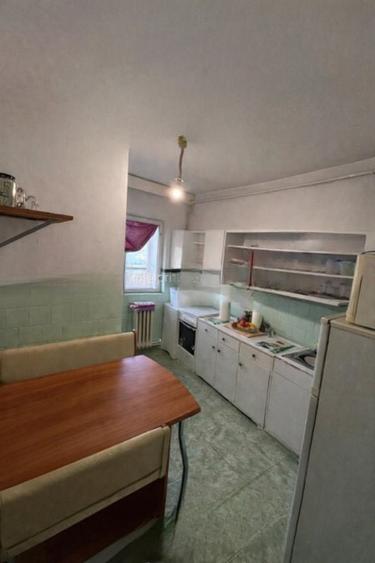 Apartament 3 camere, etajul 3/4, zona Metalurgiei