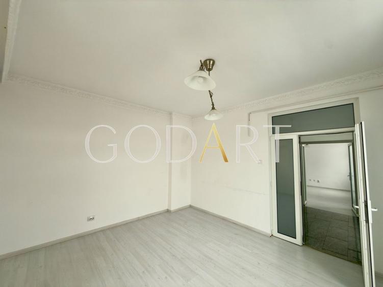 Vila spatioasa | Complet renovată | Central