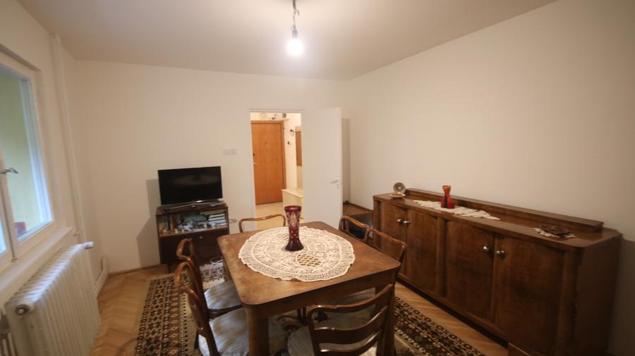 Vanzare apartament cu 4 camere renovat recent,imobil reabilitat termic,lift