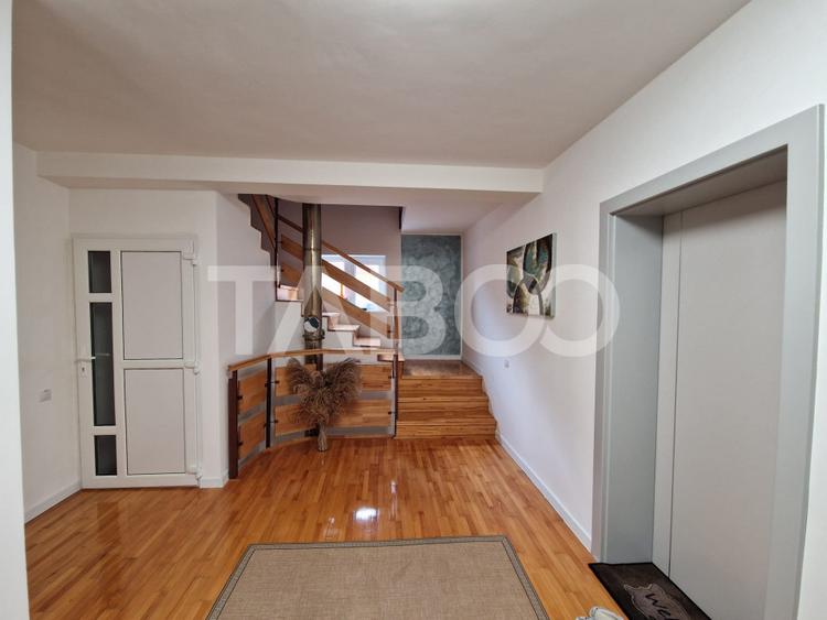 Casa de inchiriat cu 4 nivele pentru regim hotelier Strand Sibiu