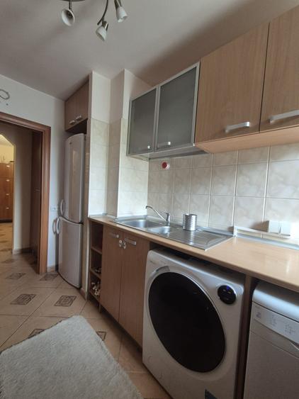 Apartament 3 cam: Drumul Taberei-Str Sibiu- cu loc de parcare