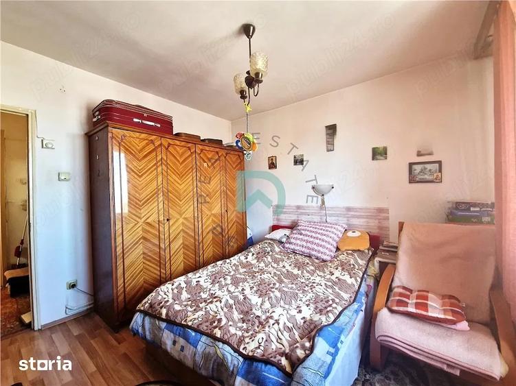 Vand apartament 3 camere Calea Bucuresti