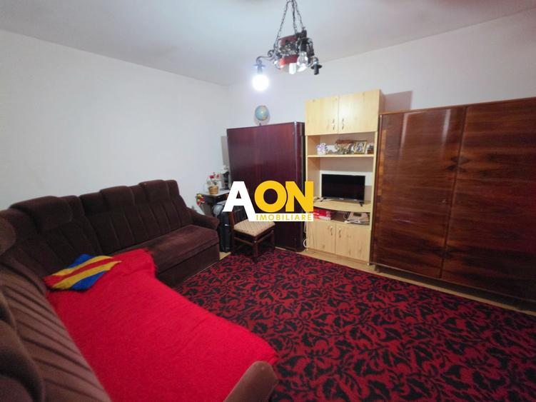 Casă 3 camere, 630 mp teren, zona Schit, Cetate