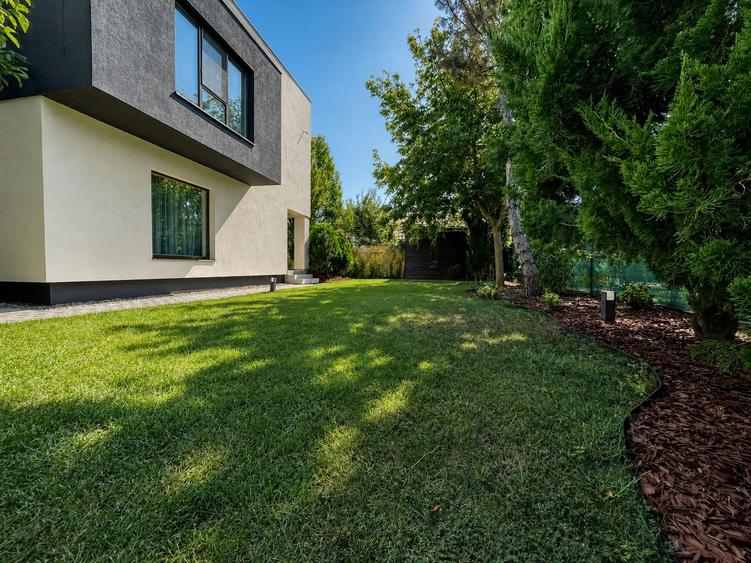 Casa moderna langa padure | 210 mp utili | Teren 440 mp | Dumbravita