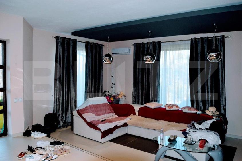 Vila la cheie, teren 6700 mp, sat Nima