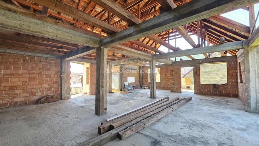 Proprietate unică | Teren 1.157 mp |Multiple clădiri | Centru Zărnești - 23