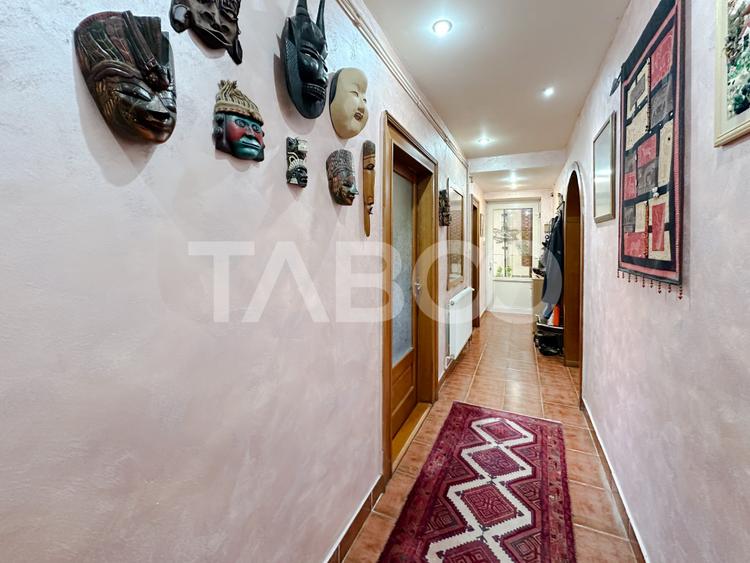 Apartament de vanzare cu 3 camere la vila Andrei Muresanu