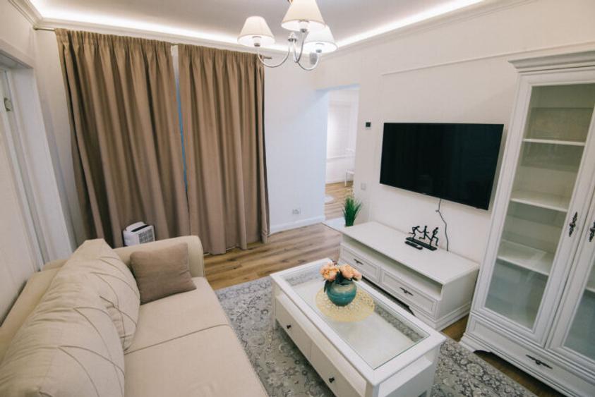 Casă renovată integral, 100 mp utili, curte 250 mp | Gruia - investitie