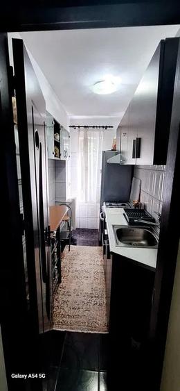 Apartament cu 2 camere, etaj 2/4, zona Podu Ros