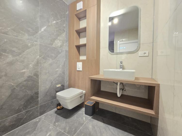 Apartament 2 camere bloc MELCHISEDEC IMPECABIL loc parcare