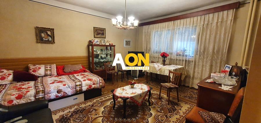 Casa cu 5 camere, 768 mp teren, Cetate