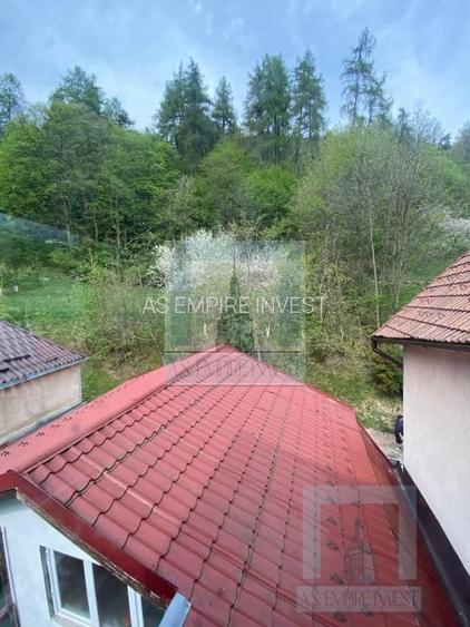 Casa singur in curte - zona Schei - 22