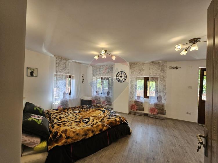 Casă solidă din cărămidă, mobilată, garaj, teren generos – Tarcău - 11